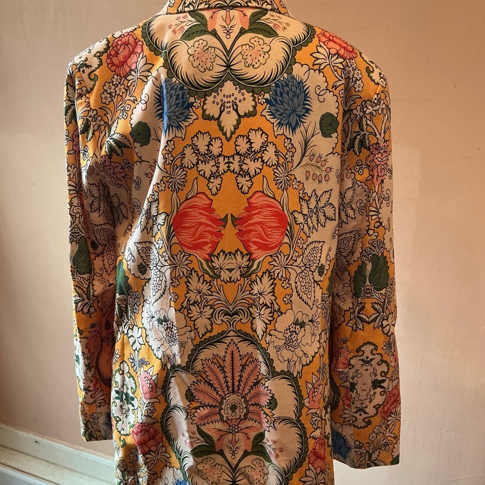 Floral Women's Blazer with Multicolor Design - Picture 3 of 5